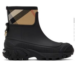 Burberry rain boots size 37